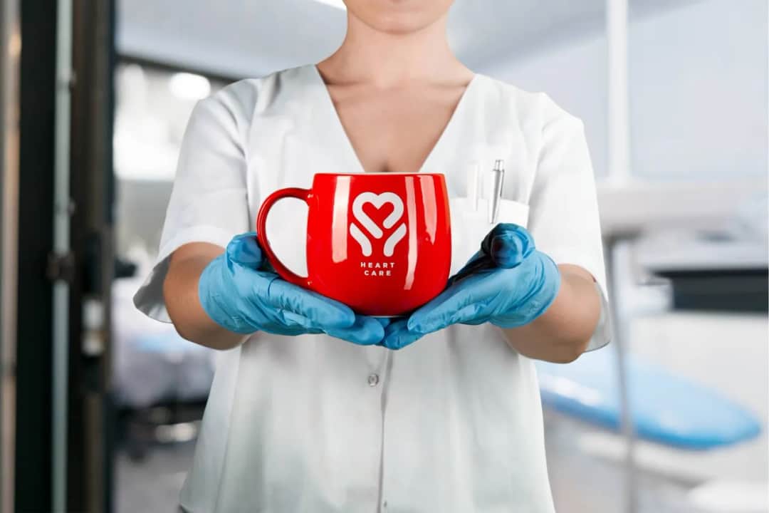 Kubki z nadrukiem – skuteczny gadżet promujący Twoją markę